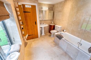 Photo 25- click for photo gallery